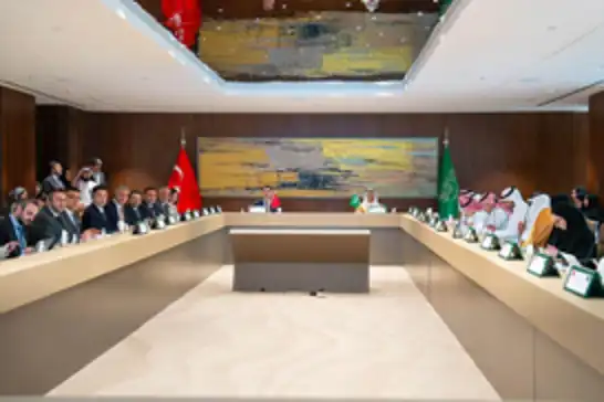 الوزير "مراد كوروم" يوقع مذكرة التعاون في الإسكان والتخطيط العمراني مع السعودية