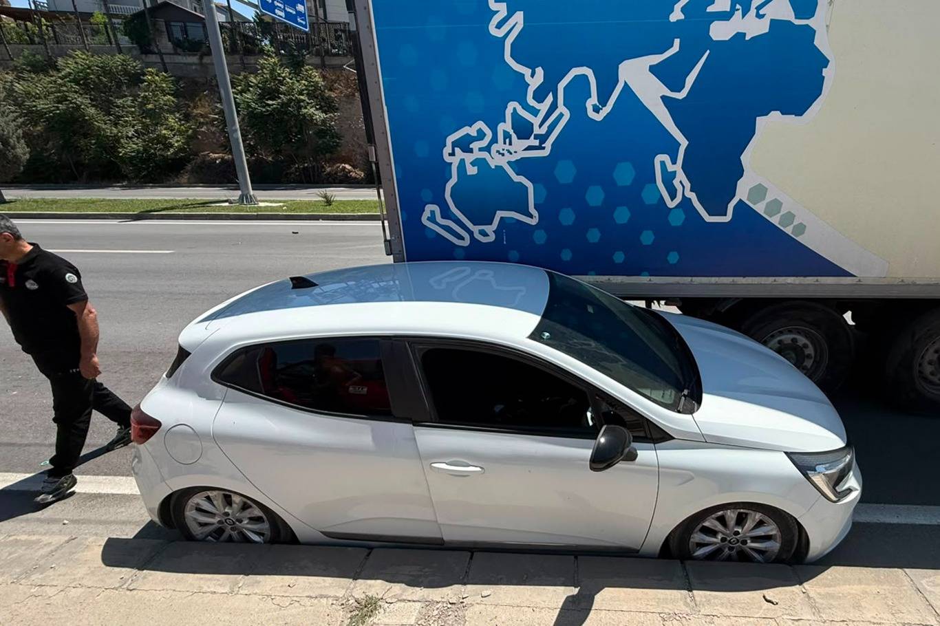 Malatya'da tır ile otomobil çarpıştı