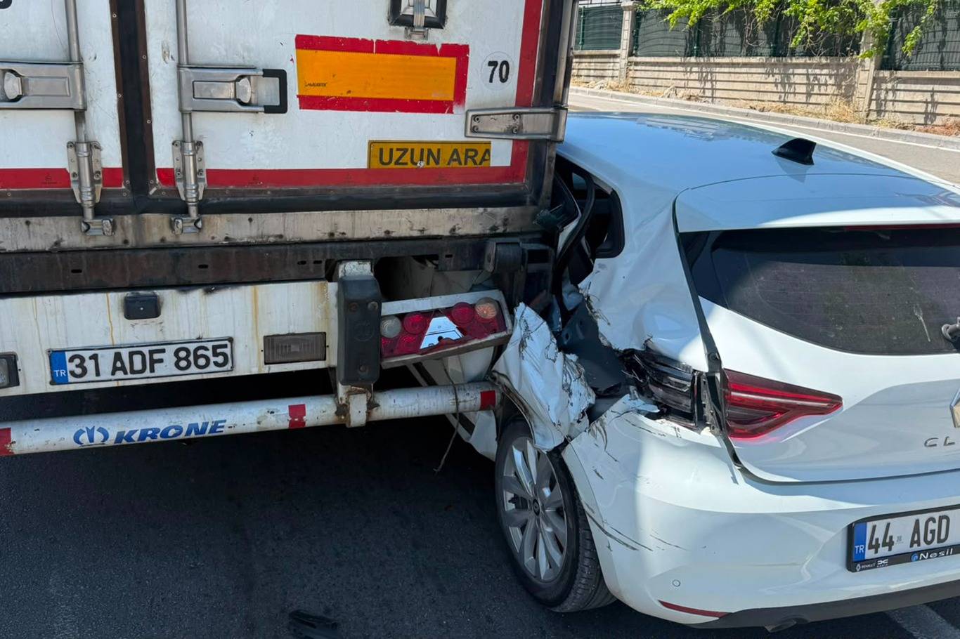 Malatya'da tır ile otomobil çarpıştı