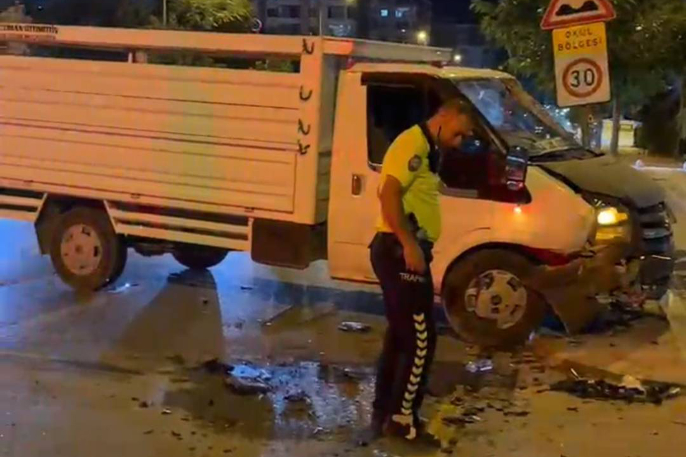 Malatya'da transit ile otomobil çarpıştı: 3 yaralı