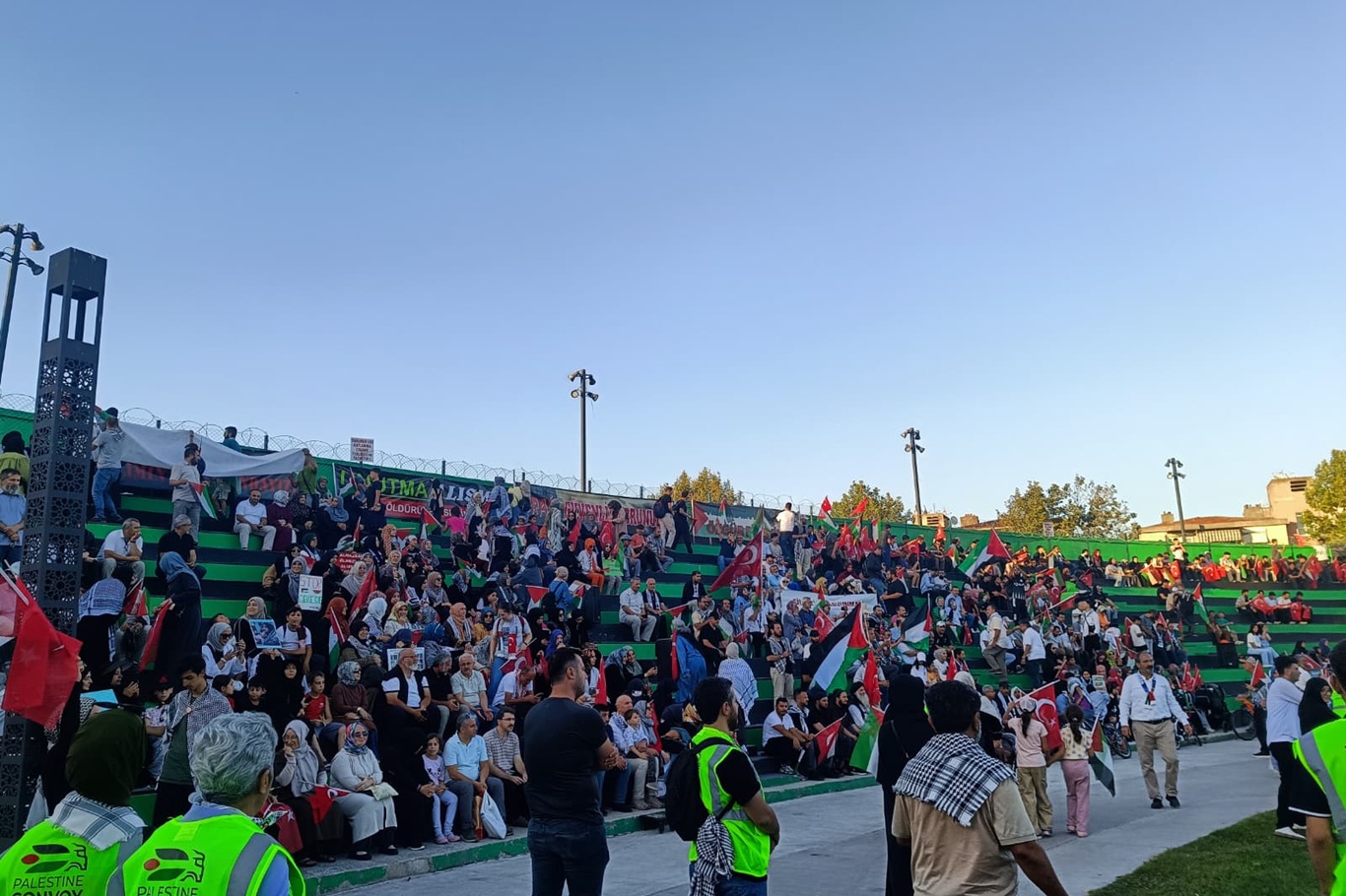 Filistin Konvoyu Sakarya'da coşkuyla karşılandı