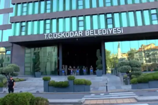 Üsküdar Belediye Başkanı Sinem Dedetaş görevden uzaklaştırıldı