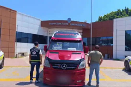 Mersin'de trafikte ters şeritte giden sürücünün ehliyetine el konuldu