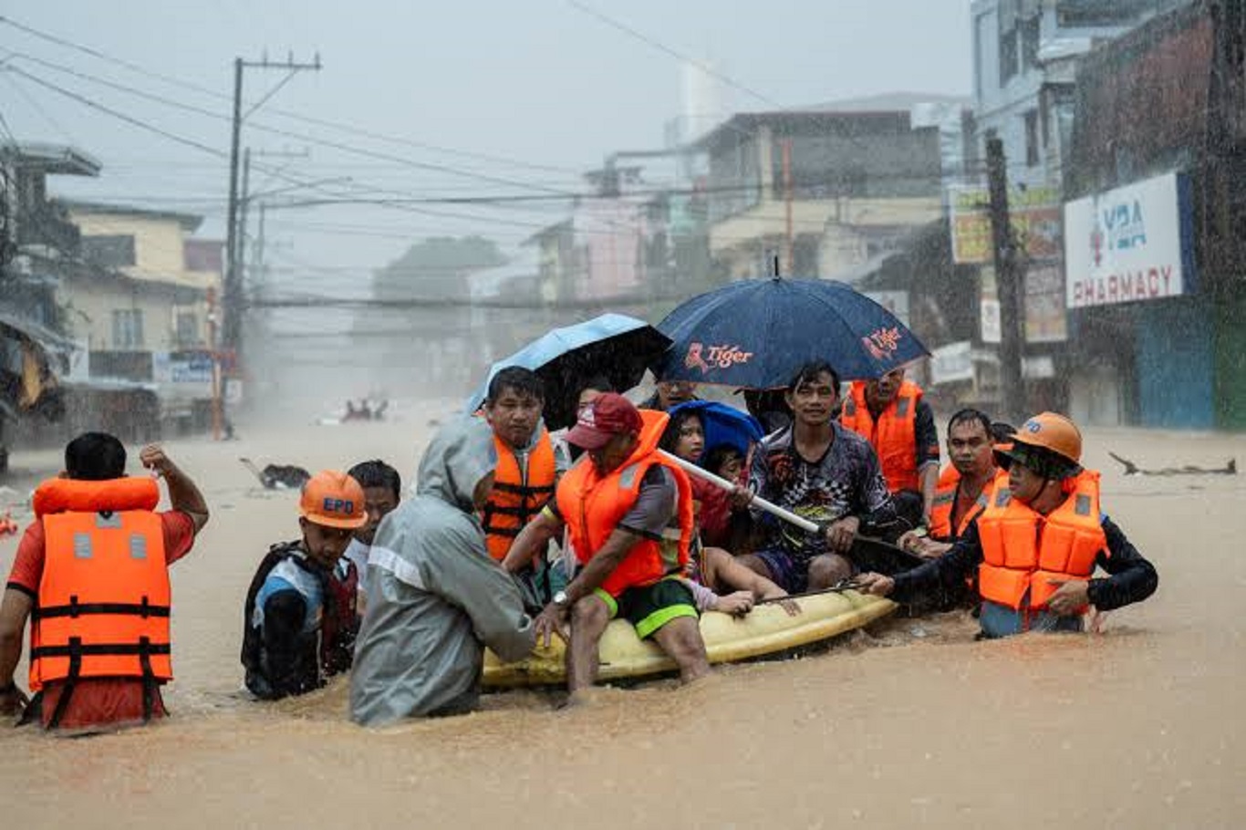 Filipinler'de şiddetli yağışlar 12 kişinin ölümüne yol açtı