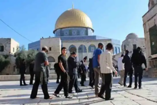 سەهیۆنییەکان هەڵیانکوتایە سەر مزگەوتی ئەقسا