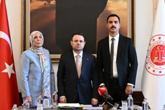 Adalet Bakanı Gürlek'ten Muhsin Yazıcıoğlu açıklaması: Tüm deliller en ince ayrıntısına kadar incelenmekte