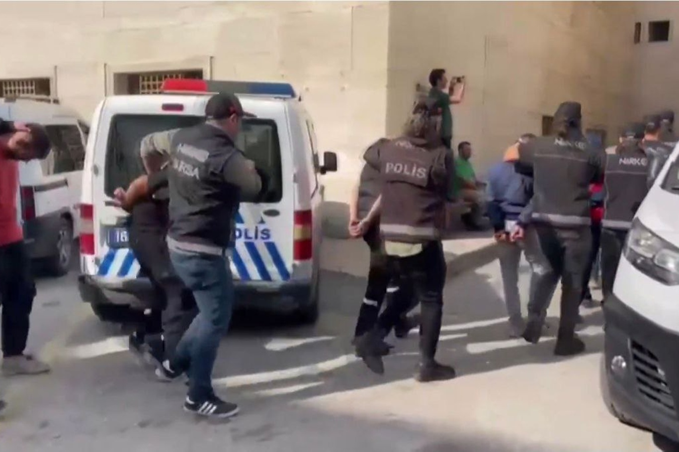 Bursa’da bahis operasyonu: 3 kişi tutuklandı