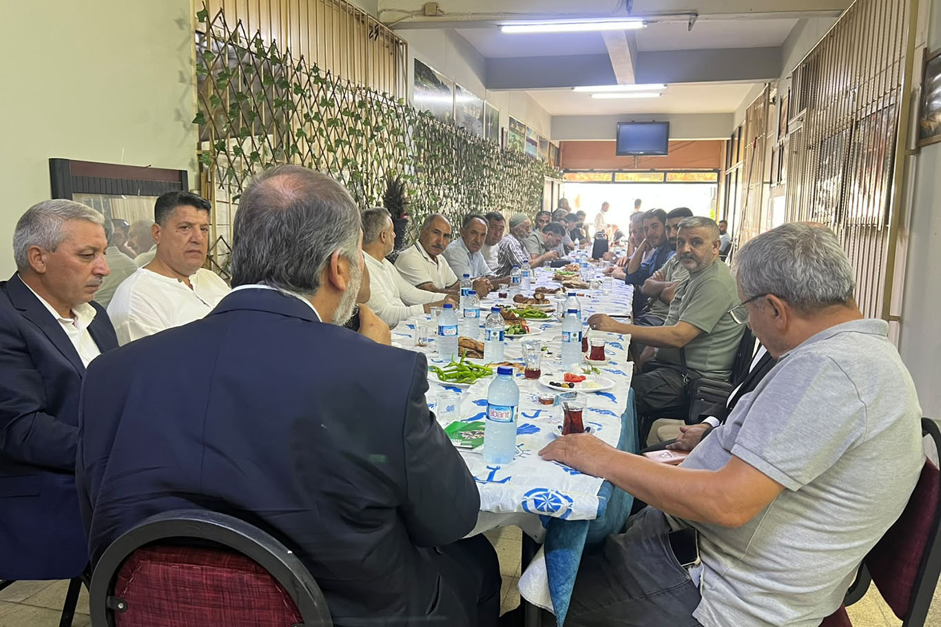HÜDA PAR Genel Sekreteri Yılmaz, Torbalı'da esnaflarla bir araya geldi