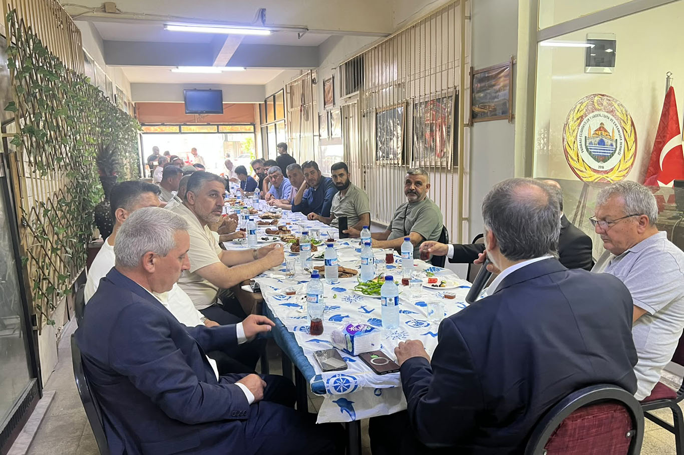 HÜDA PAR Genel Sekreteri Yılmaz, Torbalı'da esnaflarla bir araya geldi