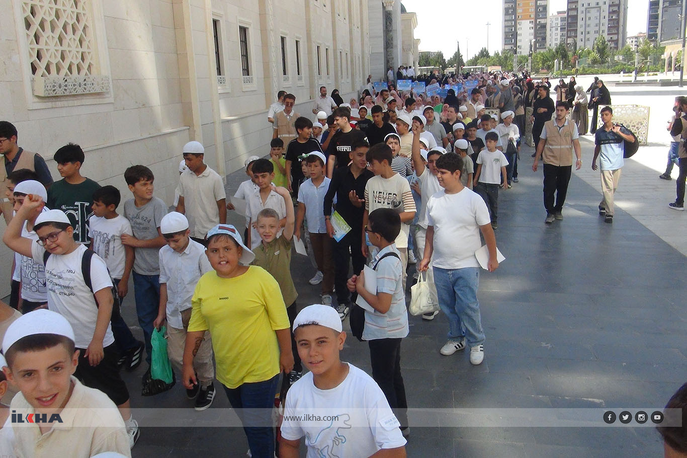 Nearly 1,000 children celebrate completion of summer Islamic education program in Gaziantep