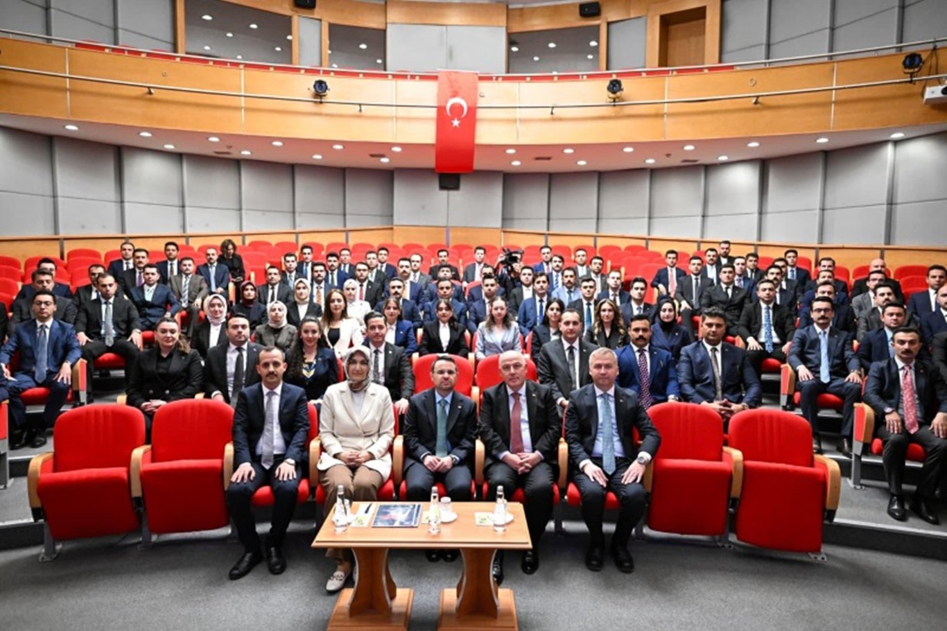 Bakan Gürlek, 111. Dönem Kaymakamlık Kursu kapsamında kursiyer kaymakam adaylarıyla bir araya geldi.