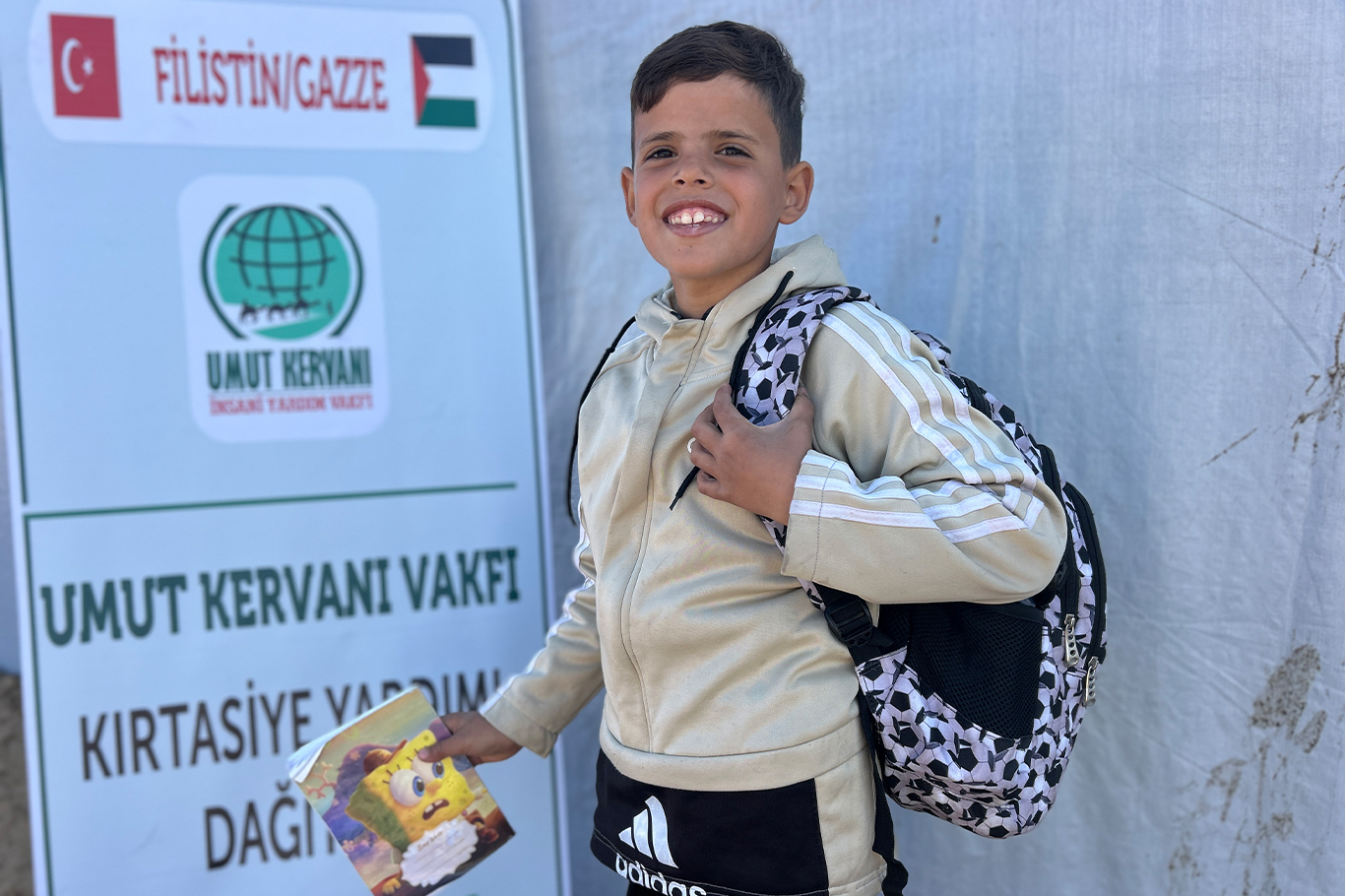 Umut Kervanı'ndan eğitime destek: On binlerce öğrenciye kırtasiye yardımı yapılacak