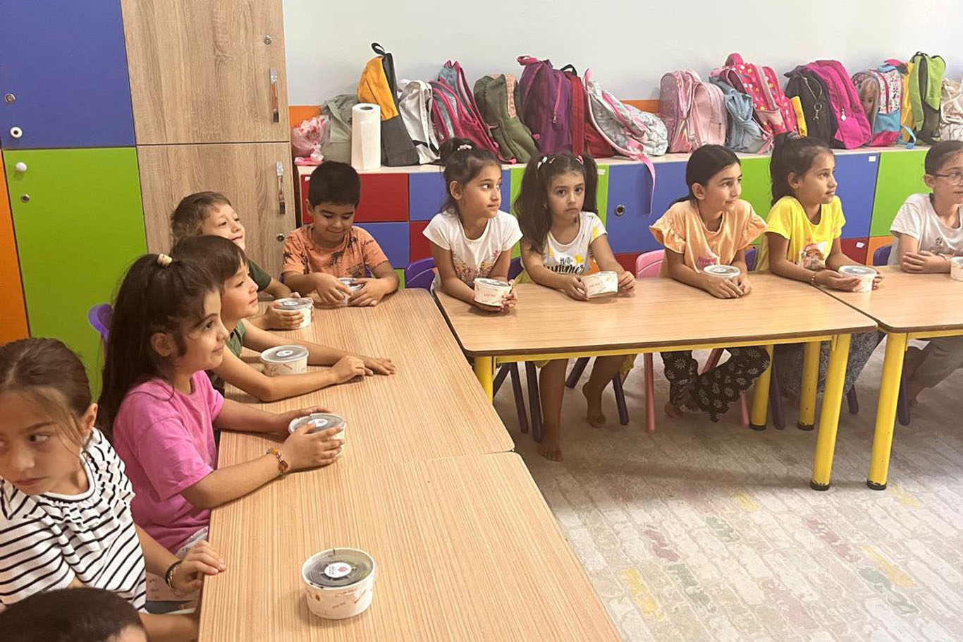 "1001 Vakıf Hayır Şartı" doğrultusunda Gaziantep'te 750 çocuğa meyve ikramı