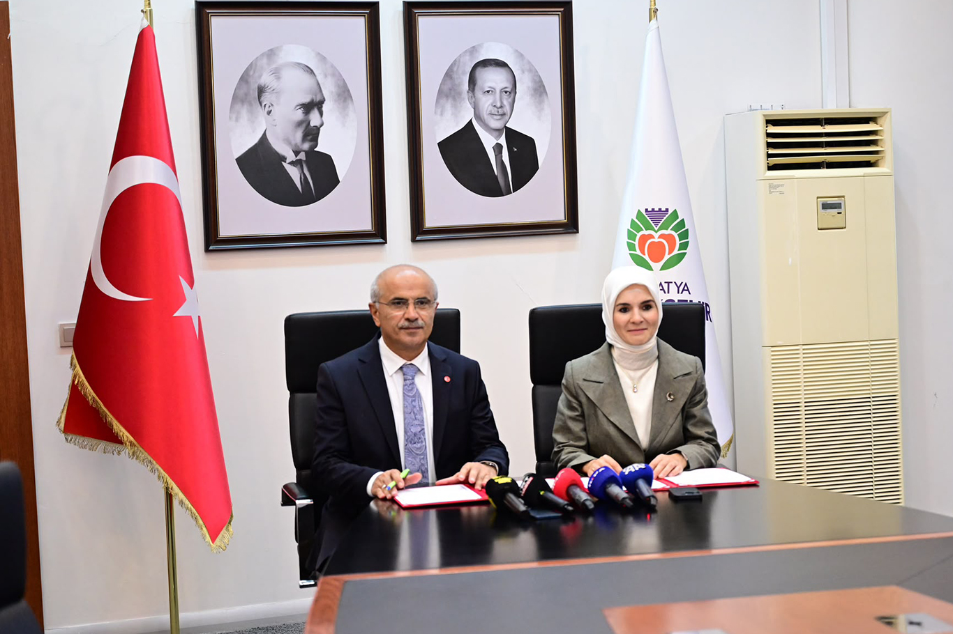 Bakan Göktaş'tan Malatya Şehir Kütüphanesine övgü