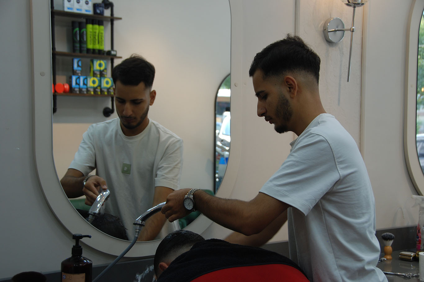 İzmir'de berberler fiyat artışlarına rağmen vatandaşın bütçesini gözetiyor