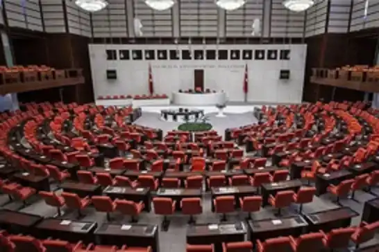Özgür Özel dahil 3 milletvekili için dokunulmazlık dosyası Meclis’te