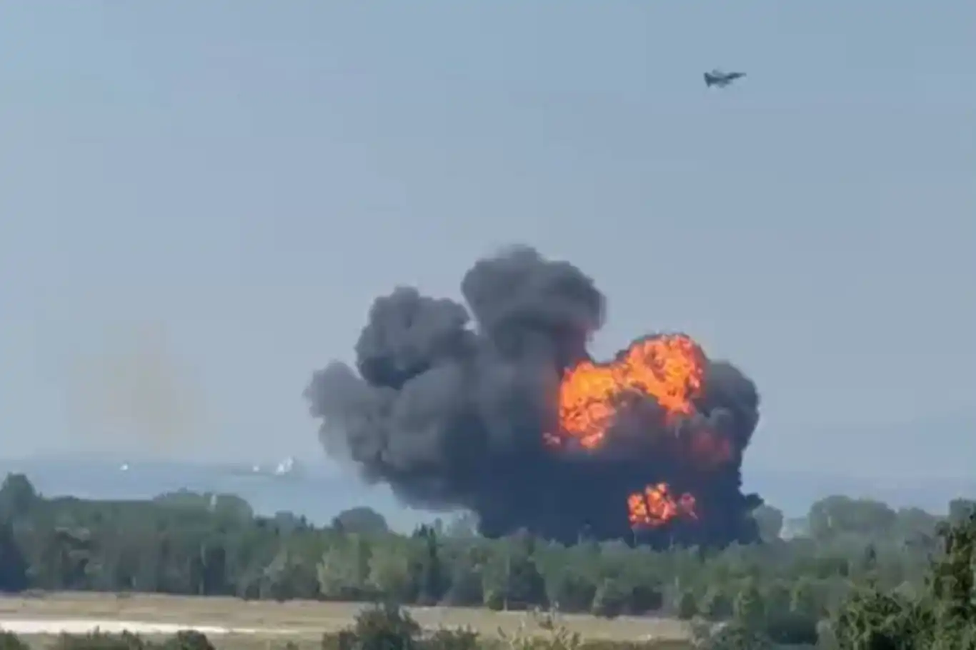 Yalova'da F-16 eğitim uçağı düştü
