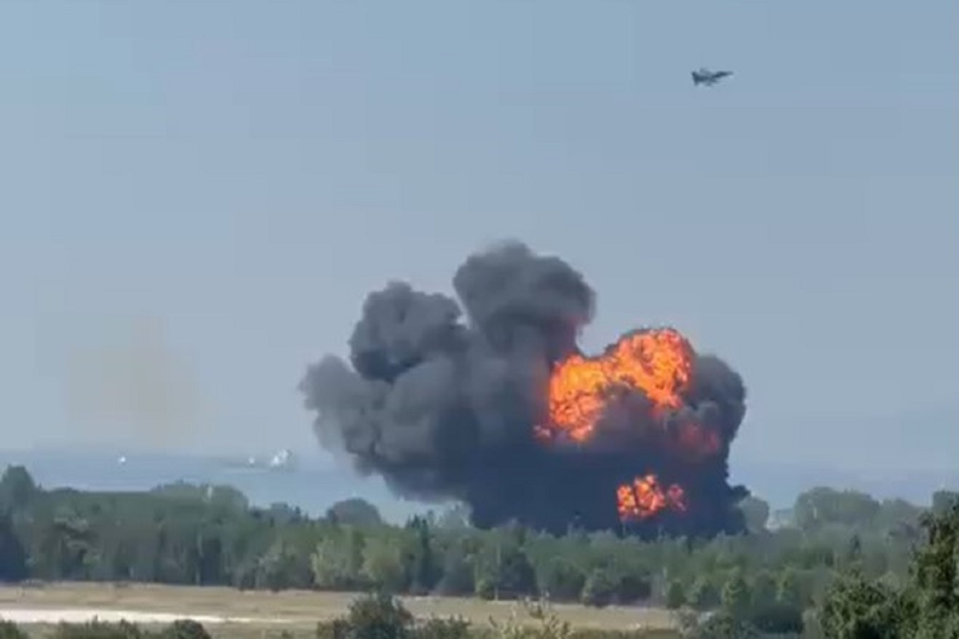 Turkish F-16 fighter jet crashes during training flight