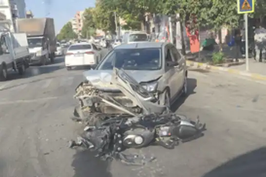 Batman'da otomobil ile motosiklet çarpıştı: Bir ağır yaralı