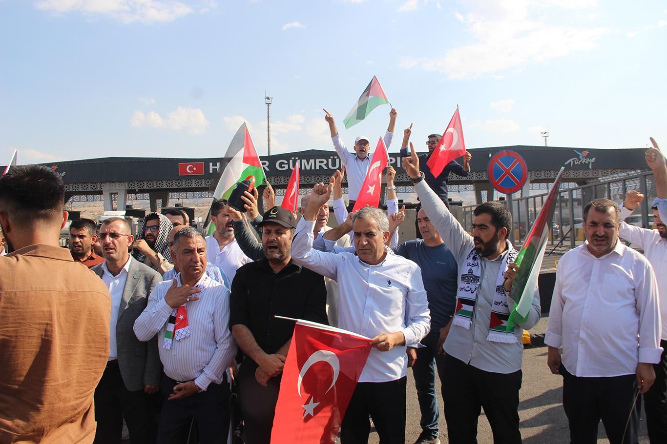 FİLİSTİN KONVOYUNUN ENGELLENMESİNE ŞIRNAK'TAN SERT TEPKİ
