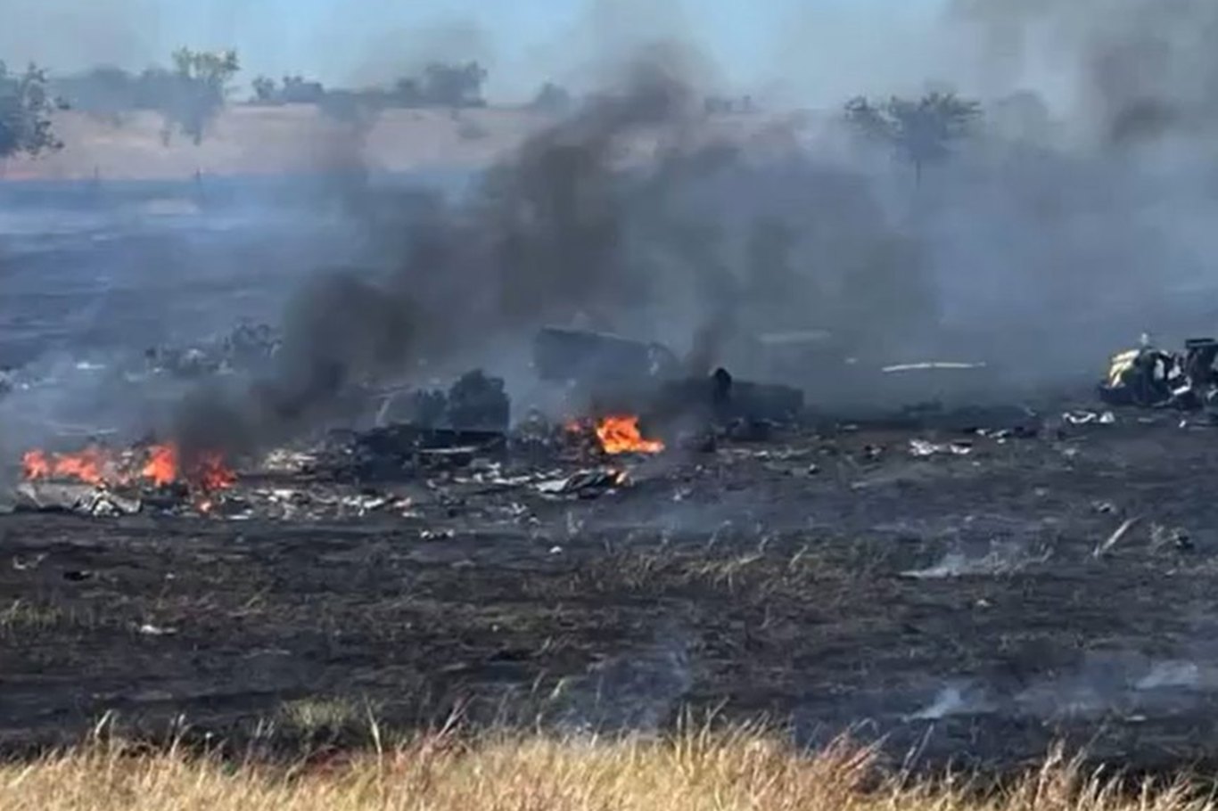 Two U.S. soldiers killed in Apache helicopter crash in Texas