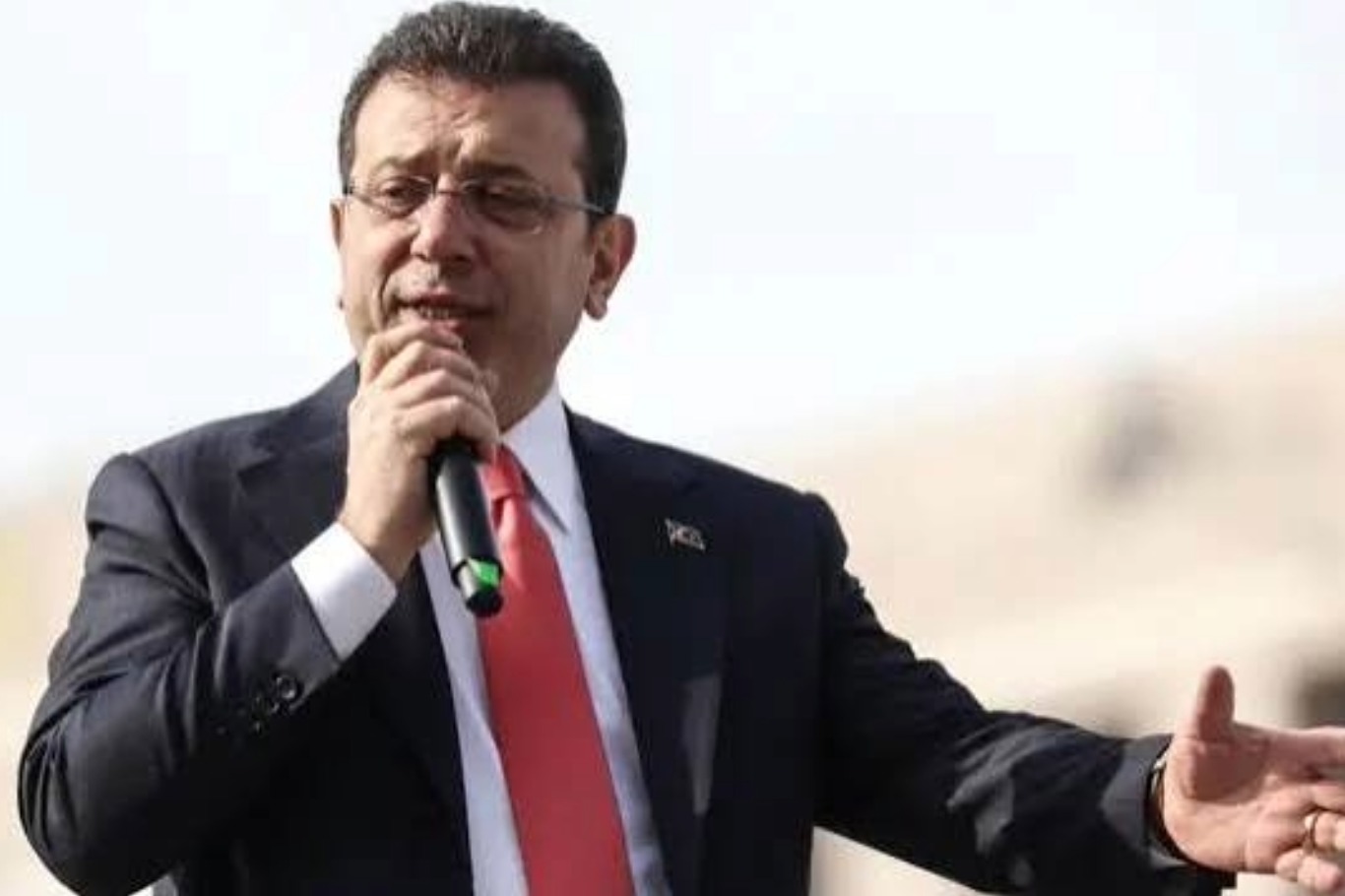 رئيس بلدية إسطنبول المعزول ينضم إلى الحزب الجديد 