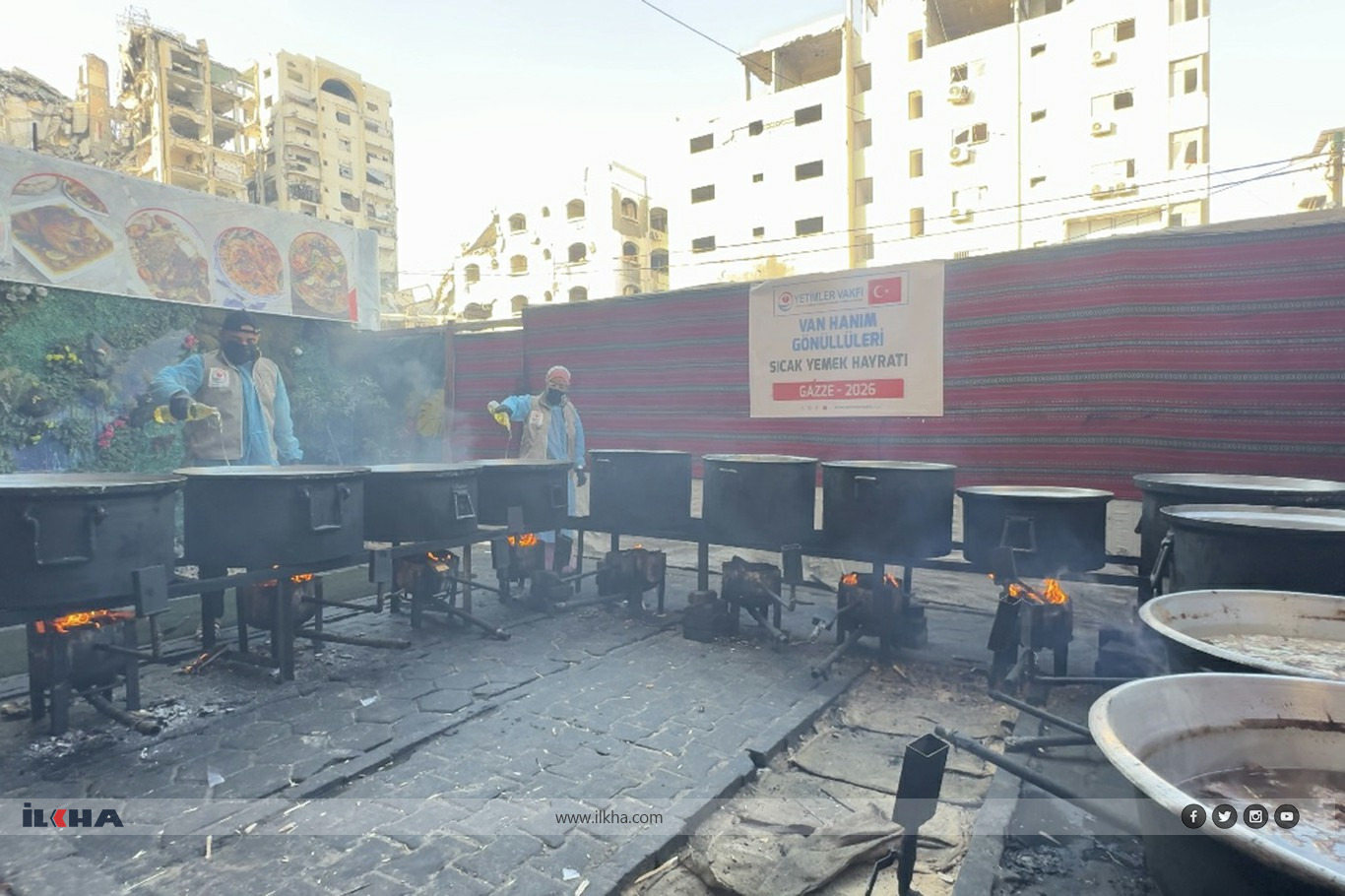 Orphans Foundation delivers daily hot meals to needy families in Gaza