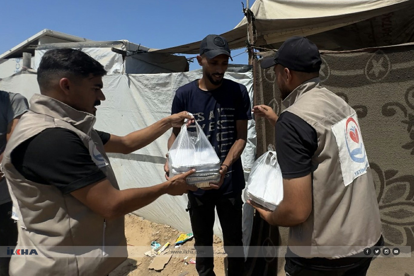 Orphans Foundation delivers daily hot meals to needy families in Gaza