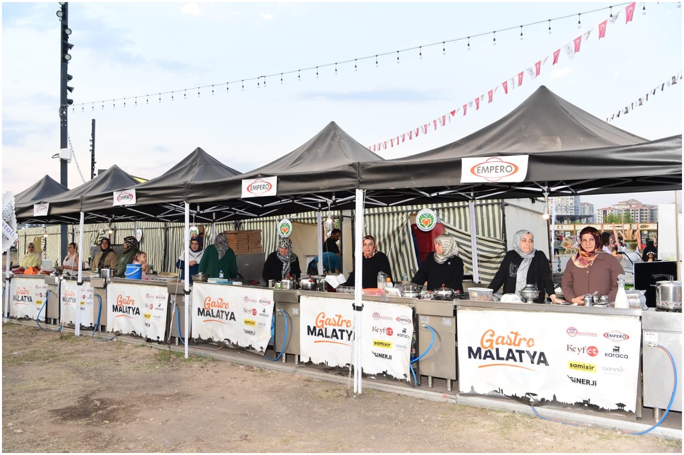 Malatya'da ev hanımları yöresel lezzetler için yarıştı