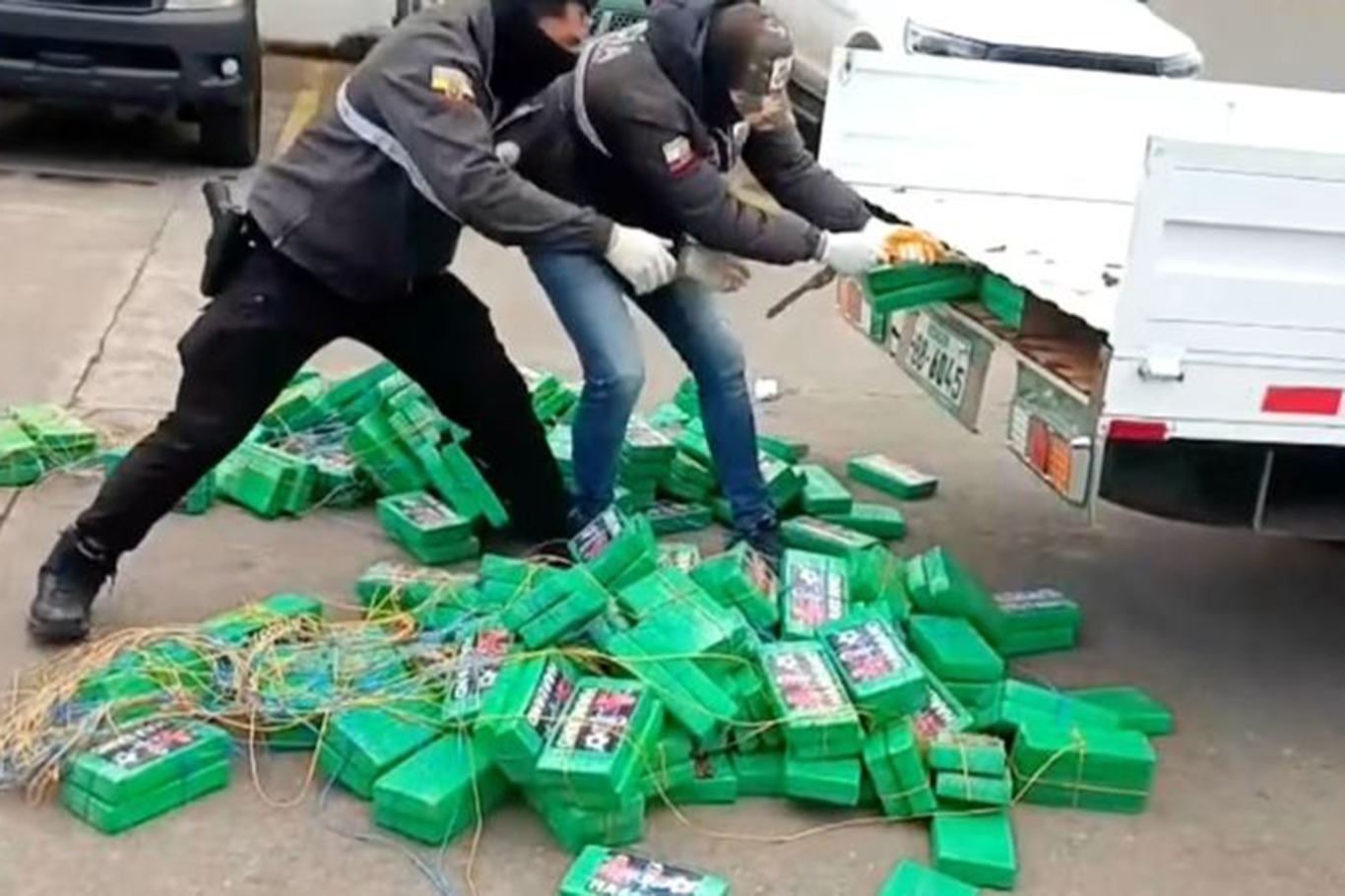 Ecuador seizes 469 kilograms of cocaine near Colombian border