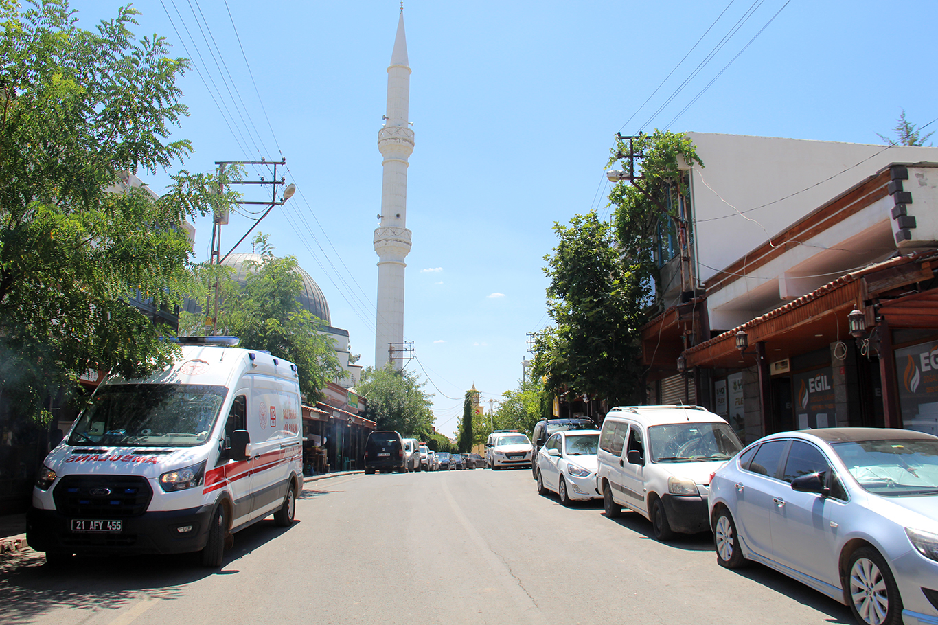 Eğil’de bitmeyen elektrik kesintileri halkı mağdur ediyor