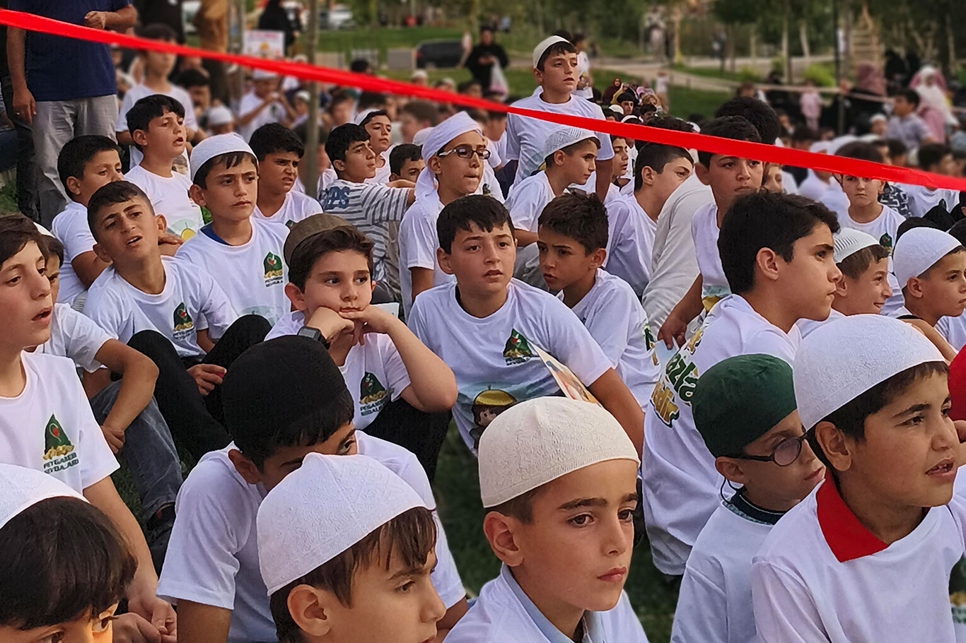 Muş'ta "Hayat Namazla Güzeldir" coşkusu: Yüzlerce çocuk ve veli bir araya geldi