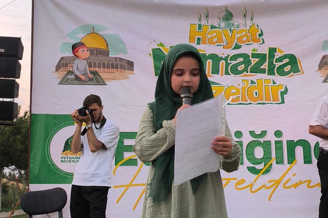 Muş'ta "Hayat Namazla Güzeldir" coşkusu: Yüzlerce çocuk ve veli bir araya geldi