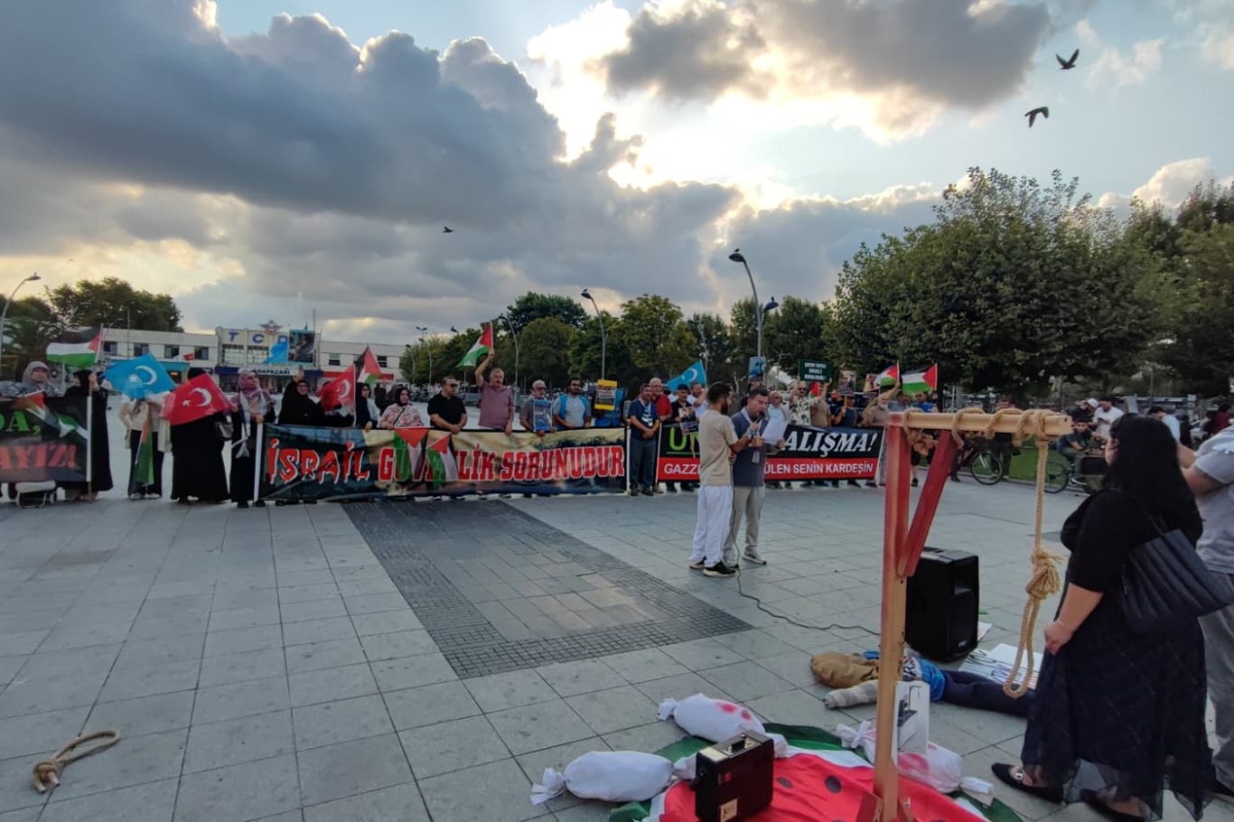 Sakarya'daki STK'lardan Filistin Konvoyu'nun sınırın Irak tarafından bekletilmesine tepki