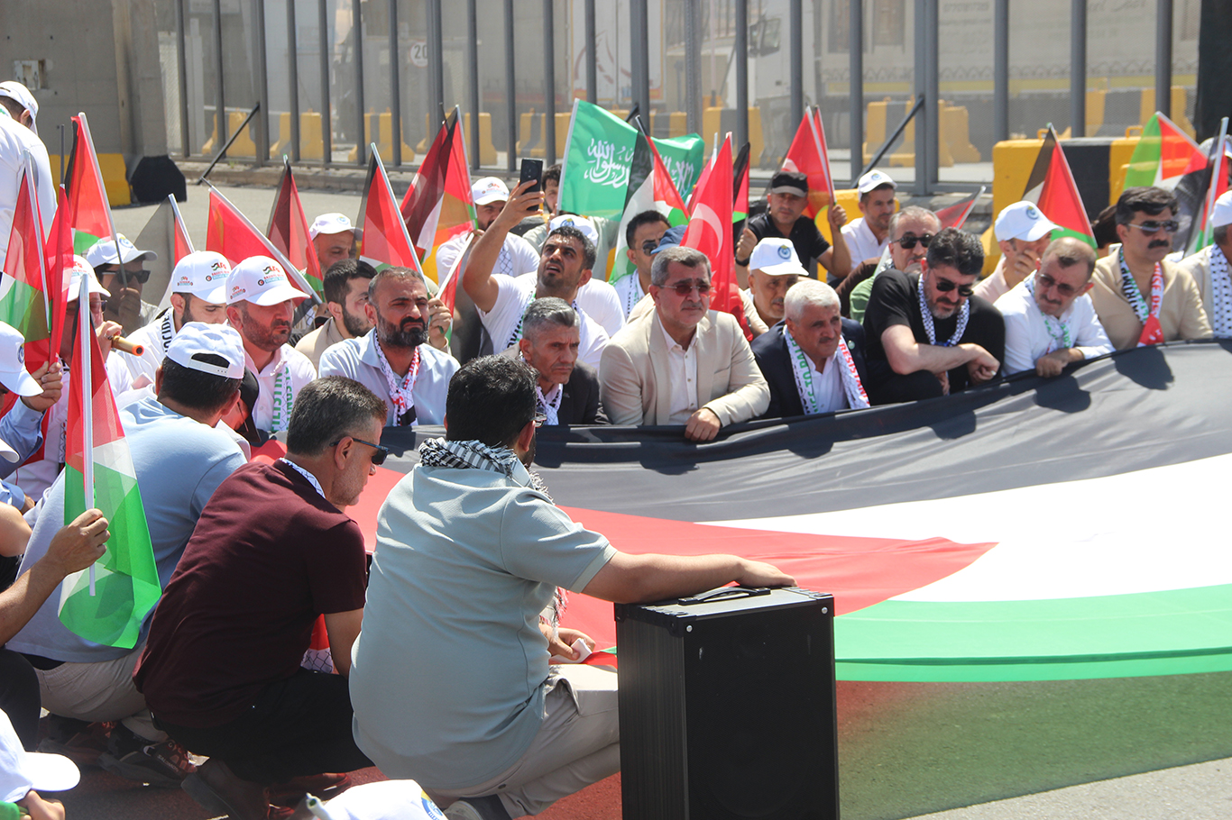 KONVOYUN BEKLETİLMESİ SELAHADDİN EYYUBİ TORUNLARINI RAHATSIZ EDİYOR
