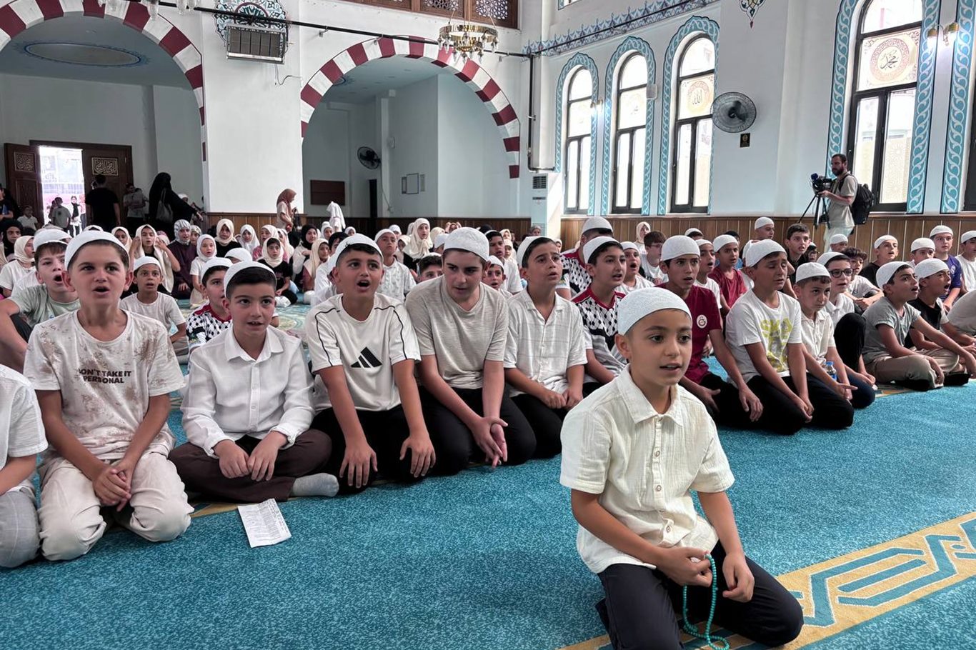 Siirt’te yüzlerce çocuk yaz tatillerini ekran başında değil Kur’an ve namaz öğrenerek değerlendirdi
