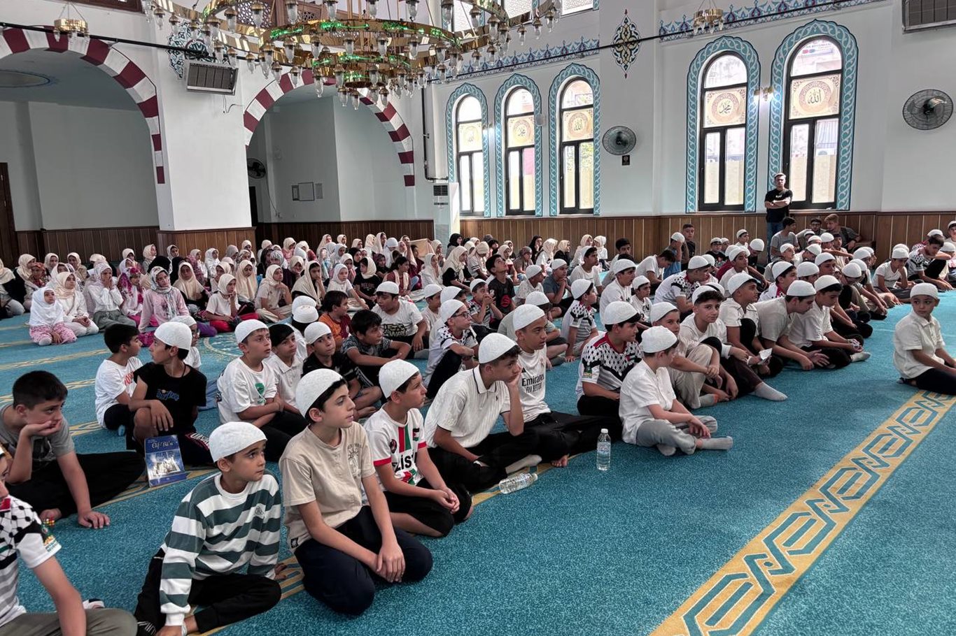 Siirt’te yüzlerce çocuk yaz tatillerini ekran başında değil Kur’an ve namaz öğrenerek değerlendirdi