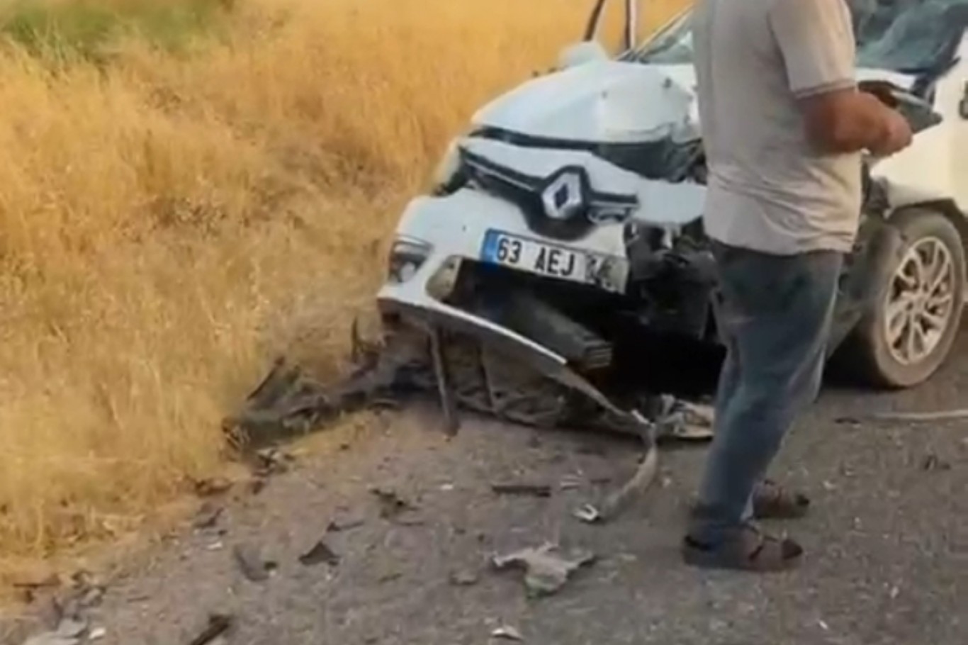 Mardin’de otomobil ile  motosiklet kafa kafaya çarpıştı: 2 kişi ölü 