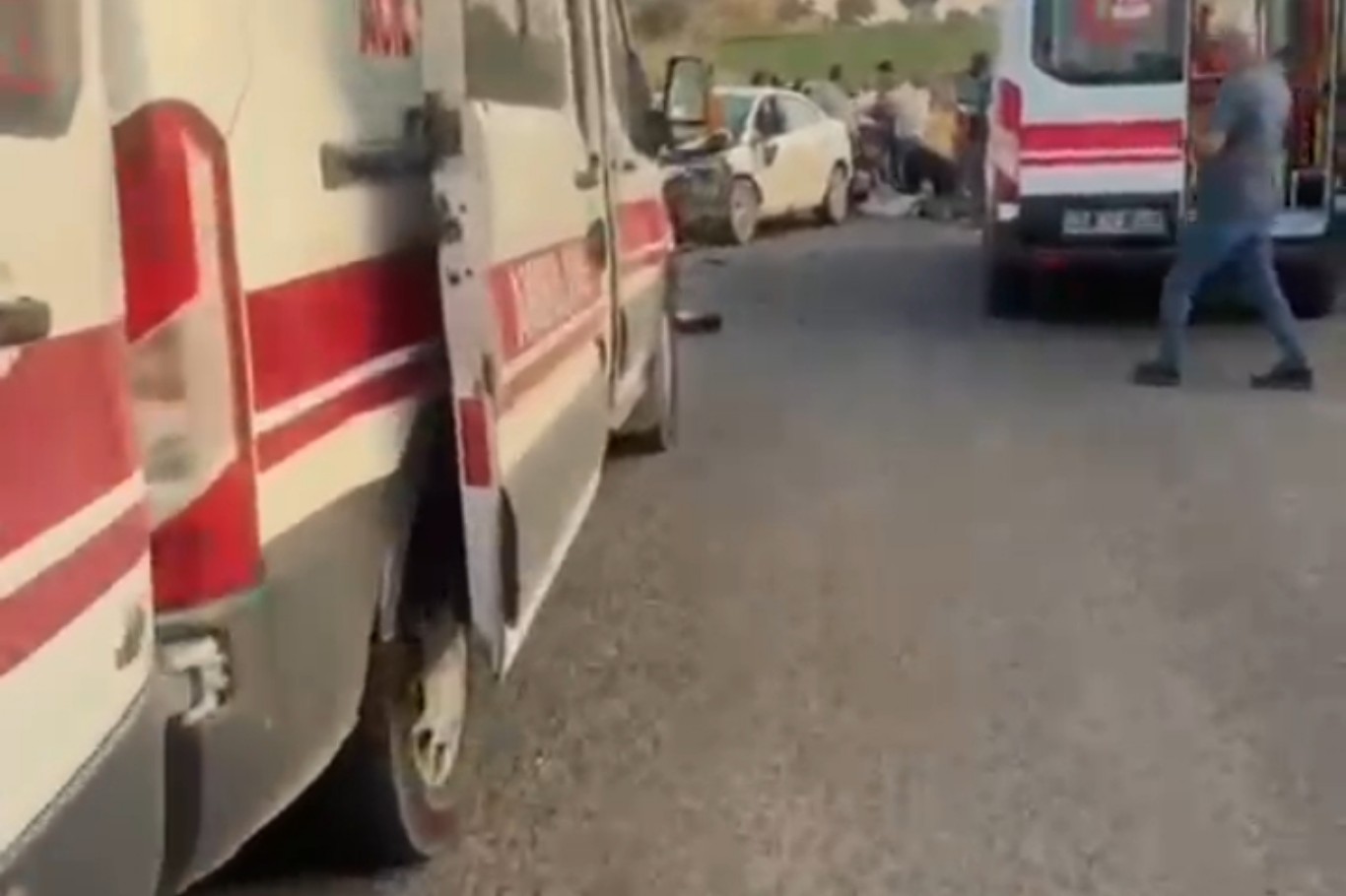 Mardin’de otomobil ile  motosiklet kafa kafaya çarpıştı: 2 kişi öldü