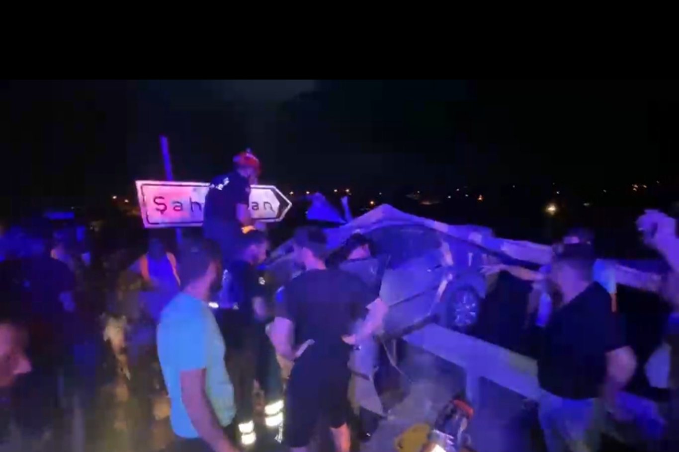 Malatya'da otomobil bariyerlere çarptı: 1 ölü