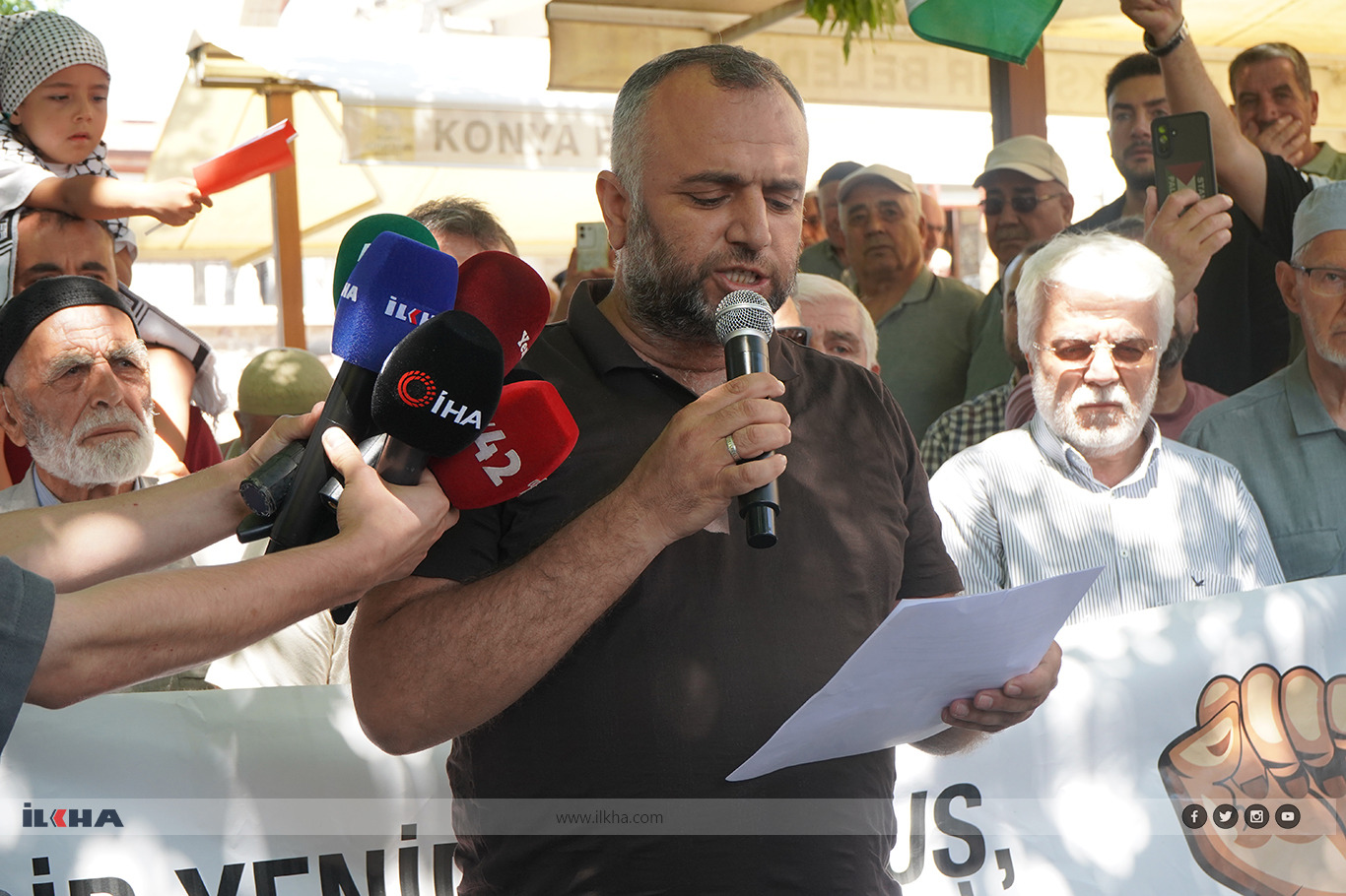 Thousands in Konya urge authorities to clear the way for Palestine Convoy