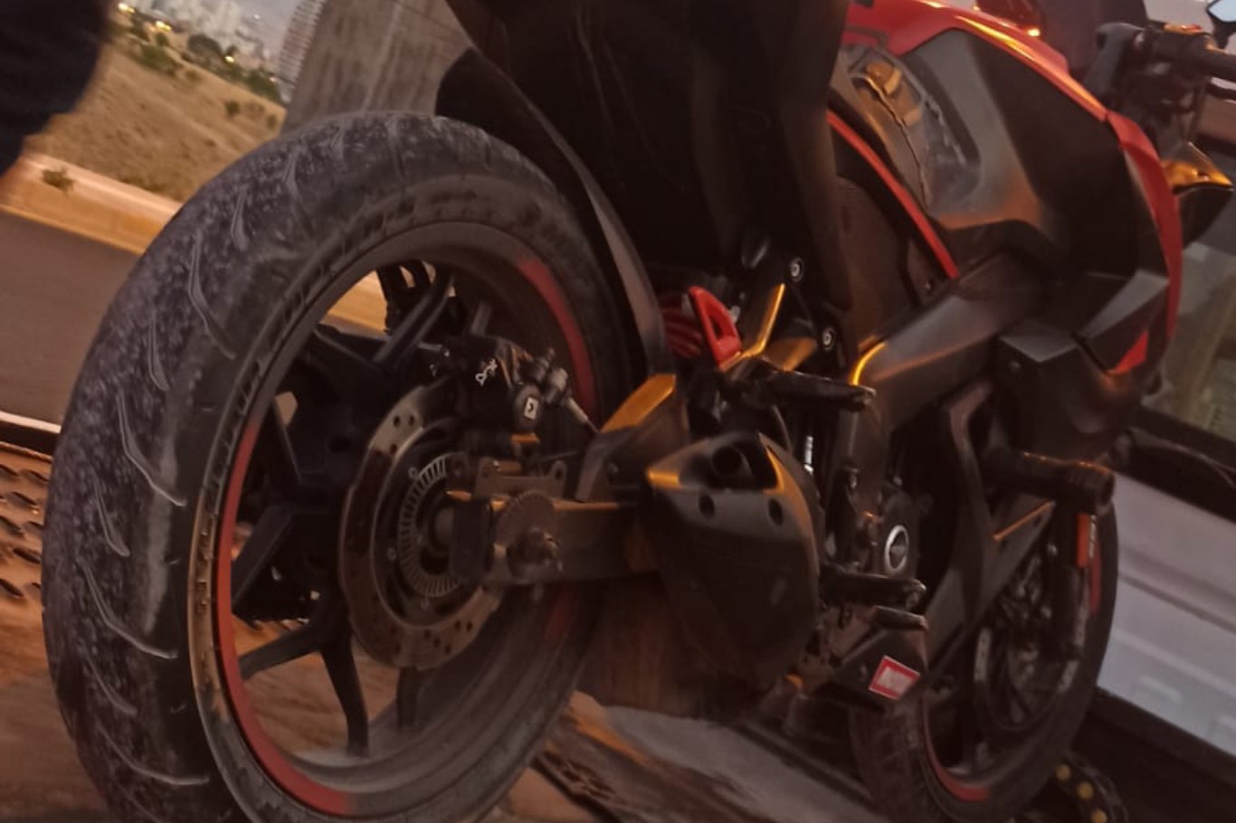 Mardin'de elektrik direğine çarpan motosiklet sürücü hayatını kaybetti 