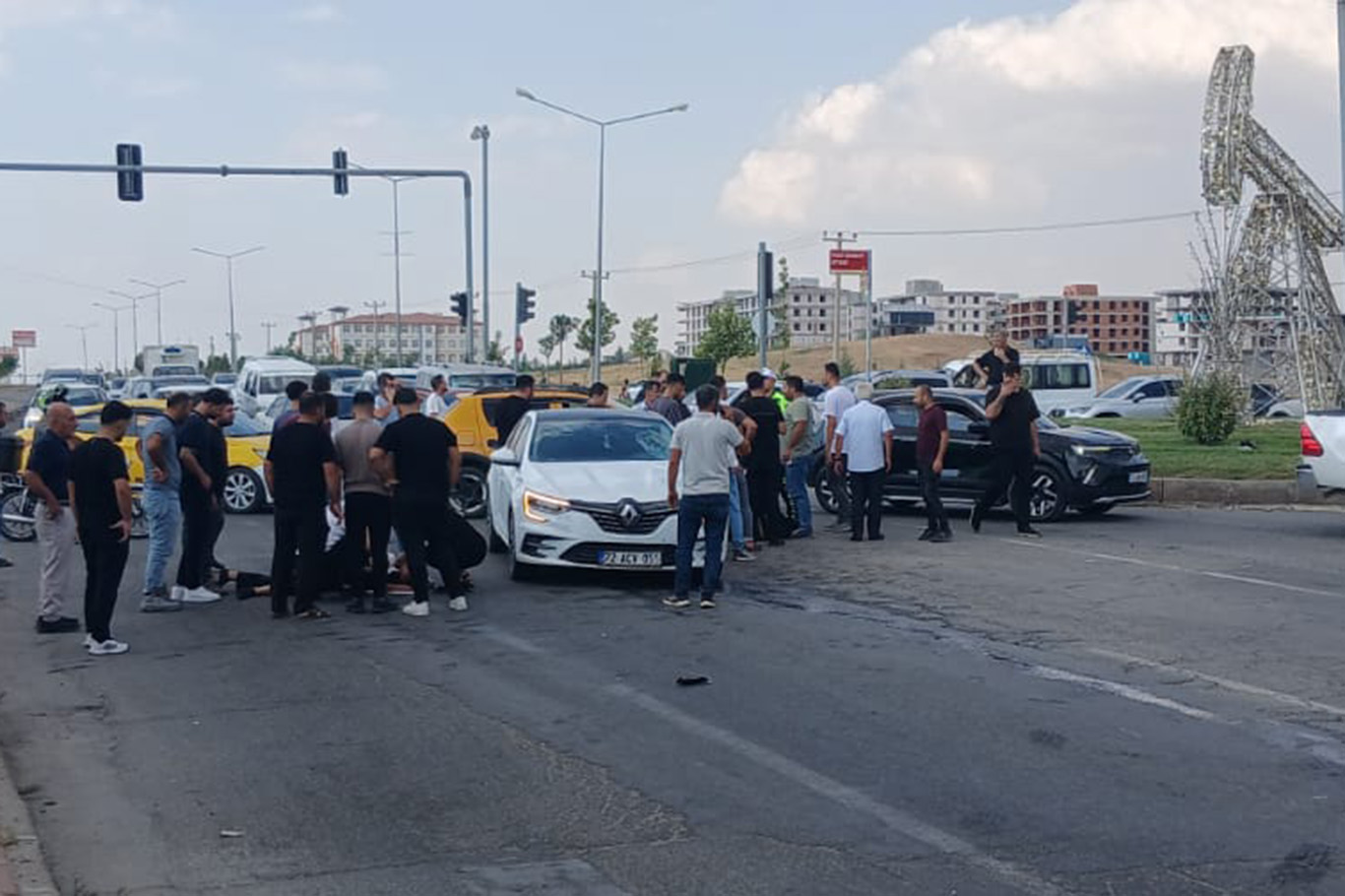 Batman'da otomobil ile motosiklet çarpıştı: 2 yaralı