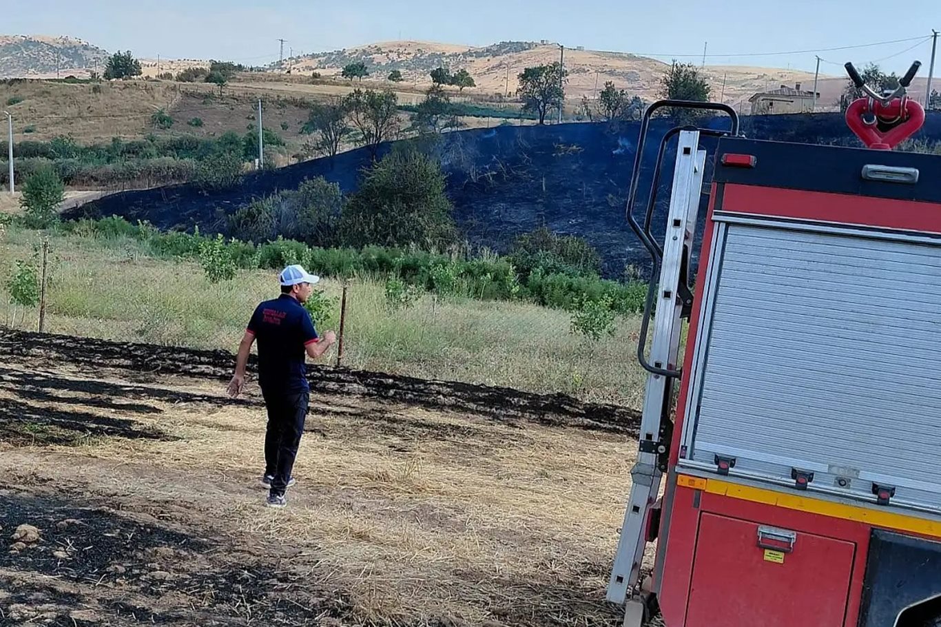 Siirt'te korkutan yangın: 85 dönümlük alan zarar gördü