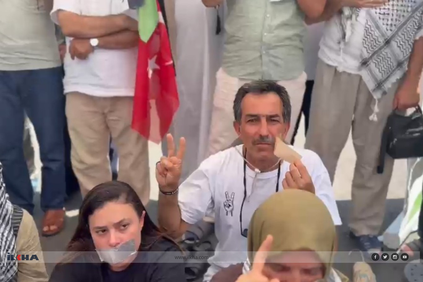 Palestine Convoy launches hunger strike after being blocked at Iraq border  