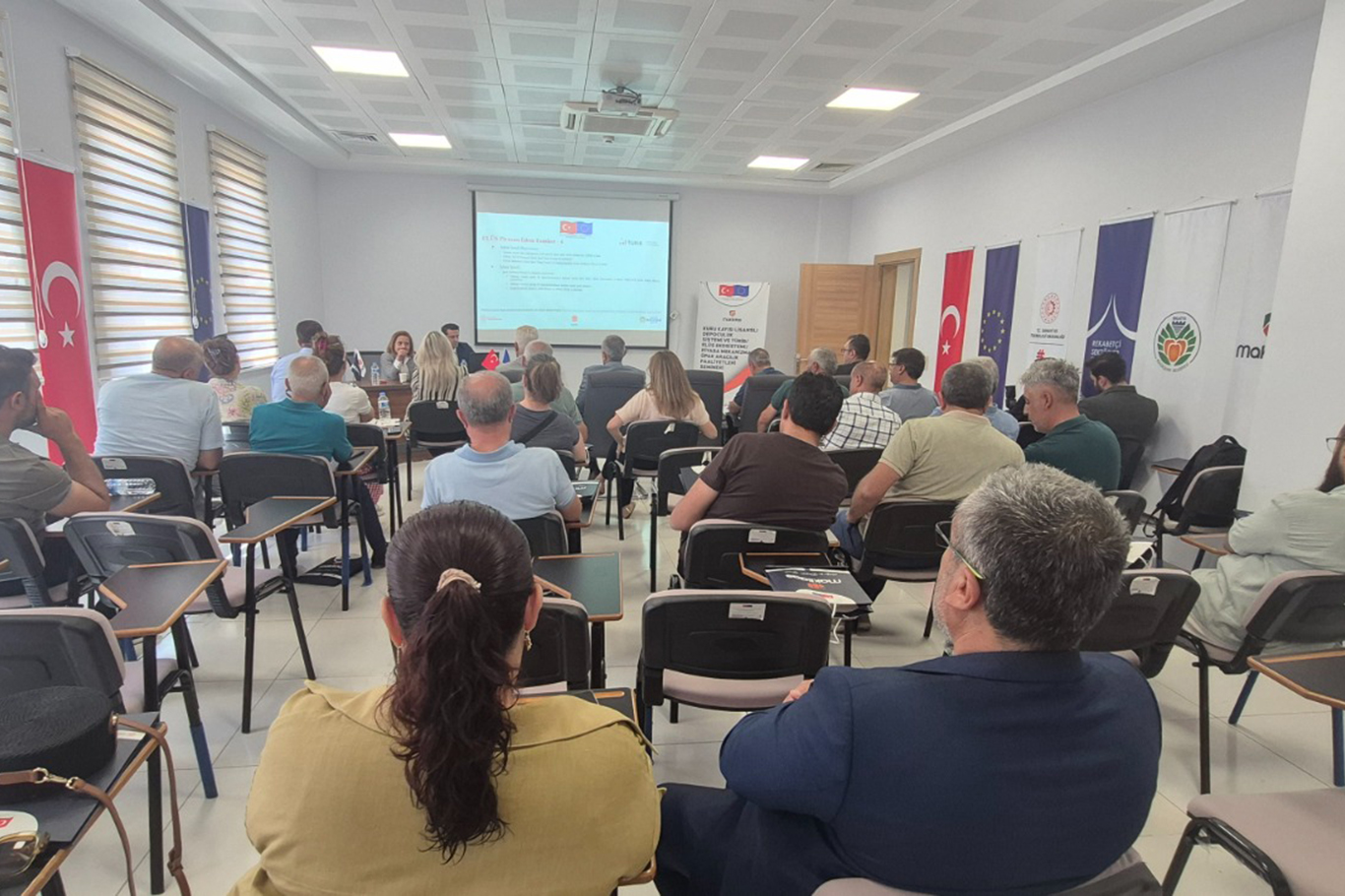 Kuru kayısı sektörünün geleceği için lisanslı depoculuk semineri düzenlendi