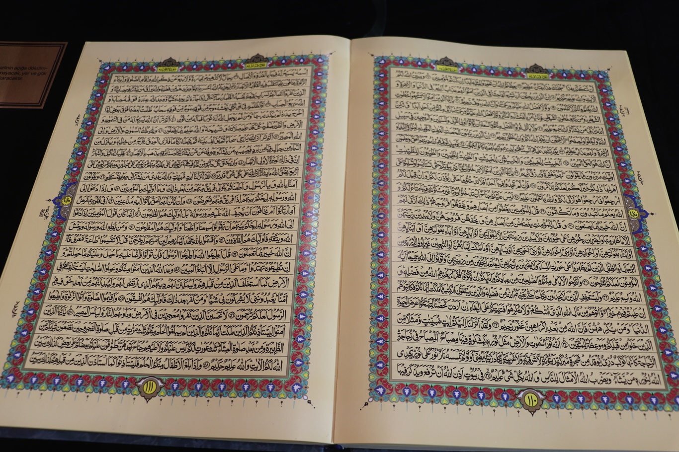 Uluslararası Arapça Kitap Fuarı'nda "Altın Harfler" sergisi