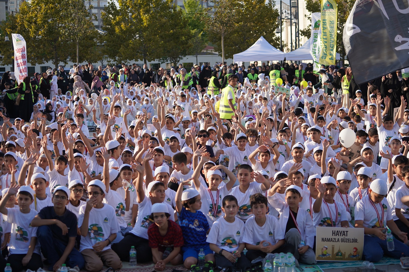 "Hayat Namazla Güzeldir" programı İstanbul'da yoğun katılımla gerçekleşti