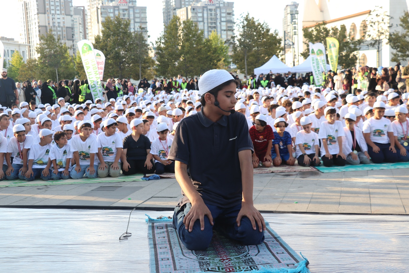 "Hayat Namazla Güzeldir" programı İstanbul'da yoğun katılımla gerçekleşti