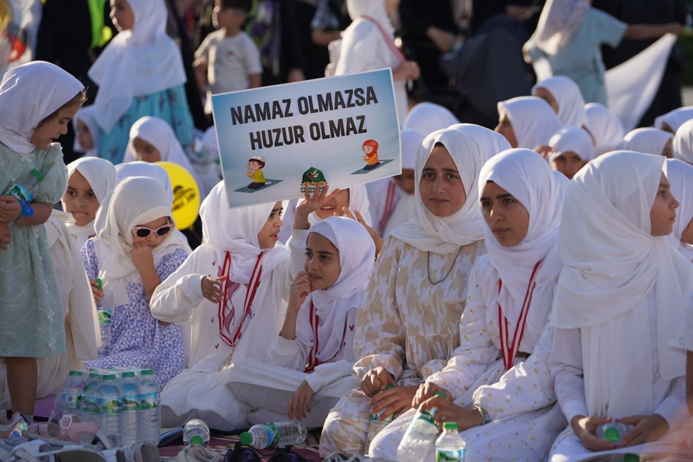 "Hayat Namazla Güzeldir" programı İstanbul'da yoğun katılımla gerçekleşti